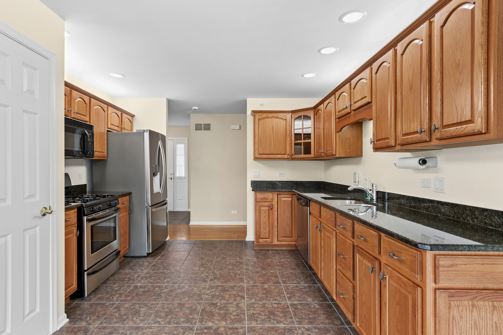 355 Garden Circle, Yorkville, IL 60560