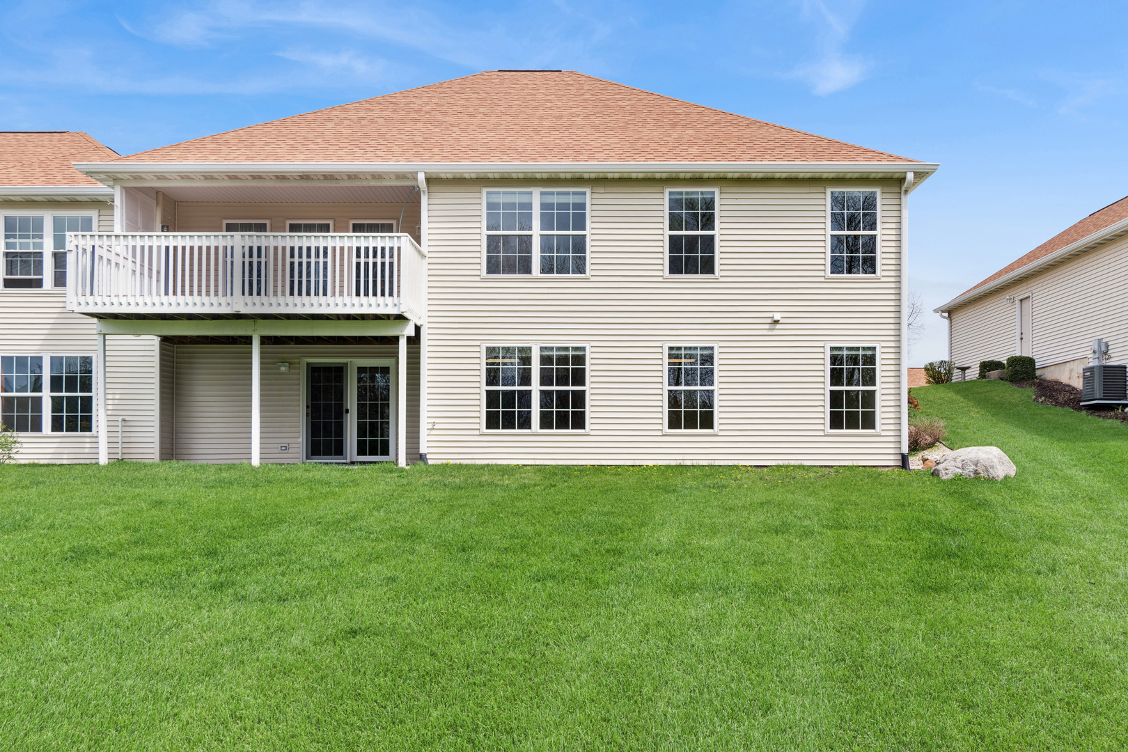 355 Garden Circle, Yorkville, IL 60560