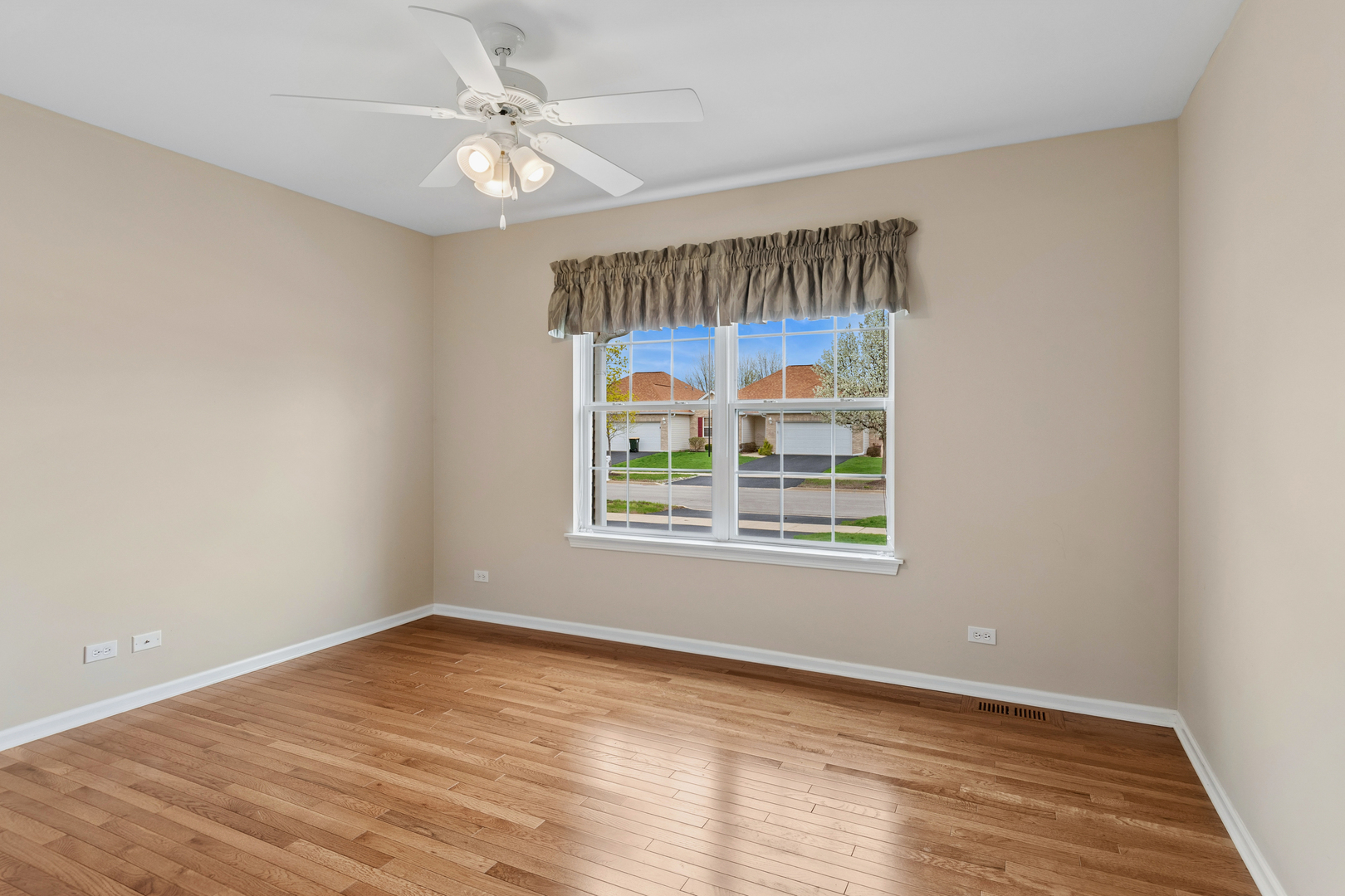 355 Garden Circle, Yorkville, IL 60560