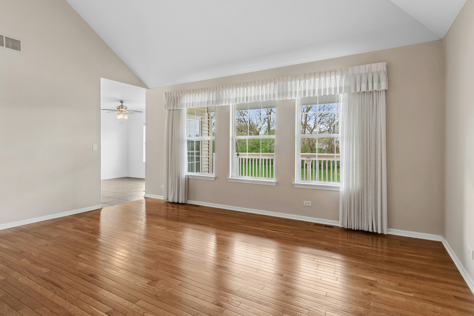 355 Garden Circle, Yorkville, IL 60560