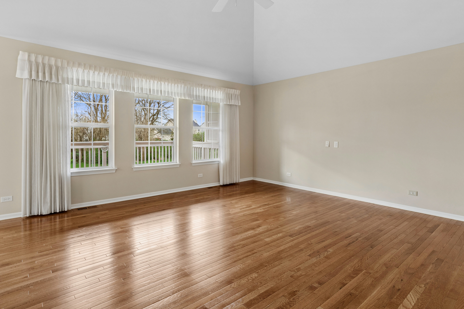 355 Garden Circle, Yorkville, IL 60560