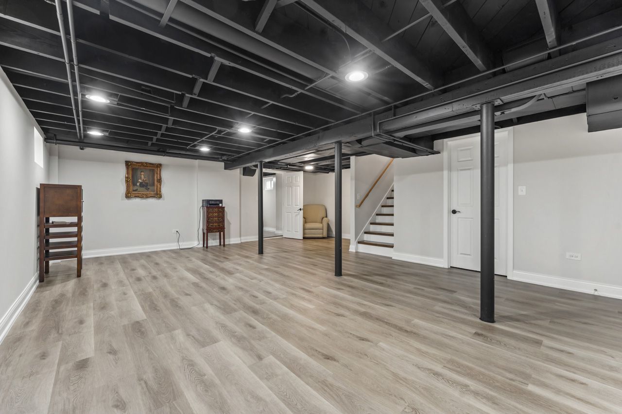 348 N Shady Lane, Elmhurst, IL 60126