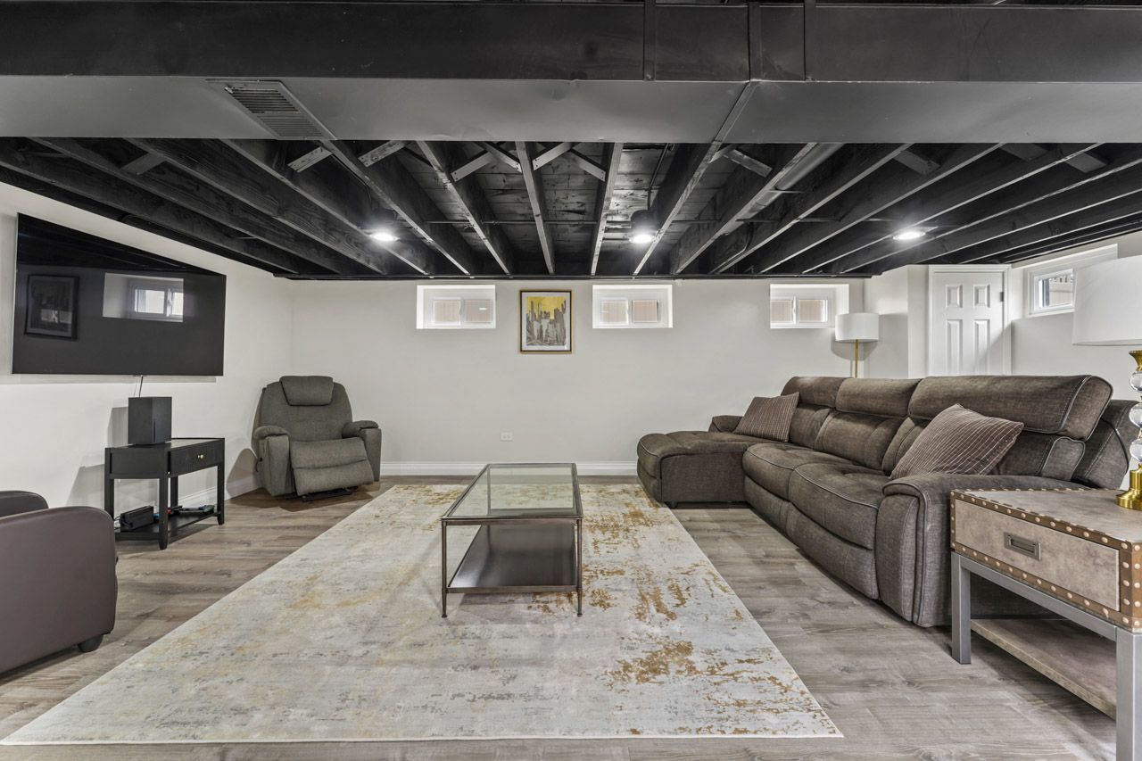 348 N Shady Lane, Elmhurst, IL 60126