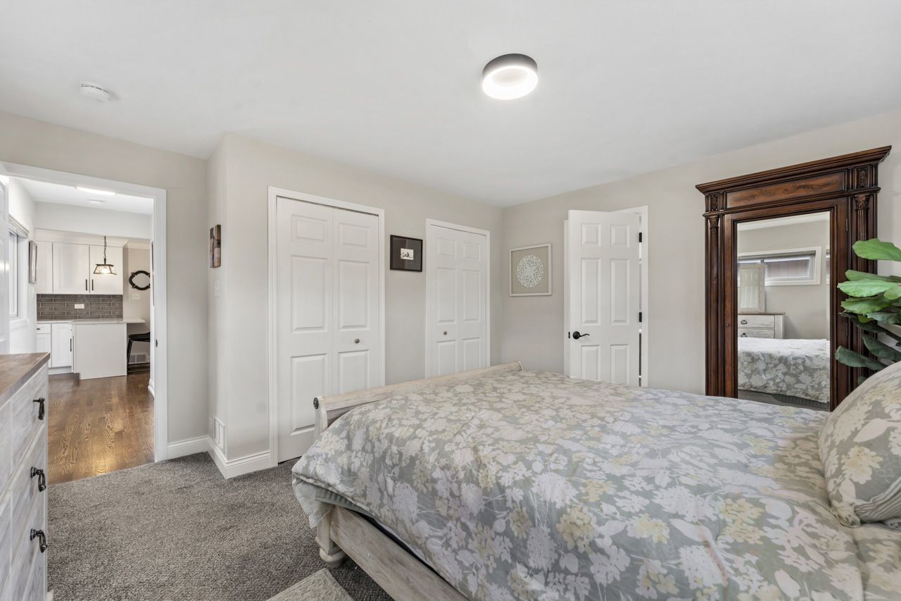 348 N Shady Lane, Elmhurst, IL 60126