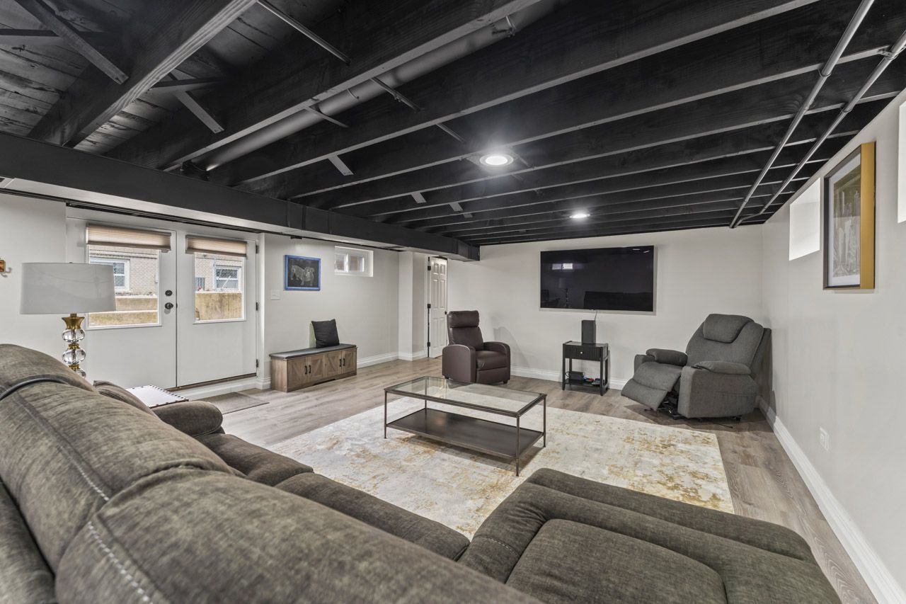 348 N Shady Lane, Elmhurst, IL 60126