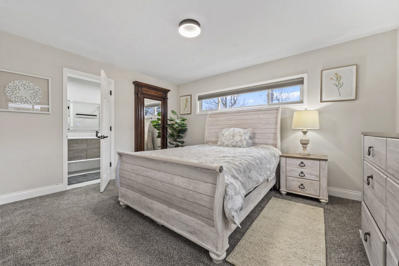 348 N Shady Lane, Elmhurst, IL 60126