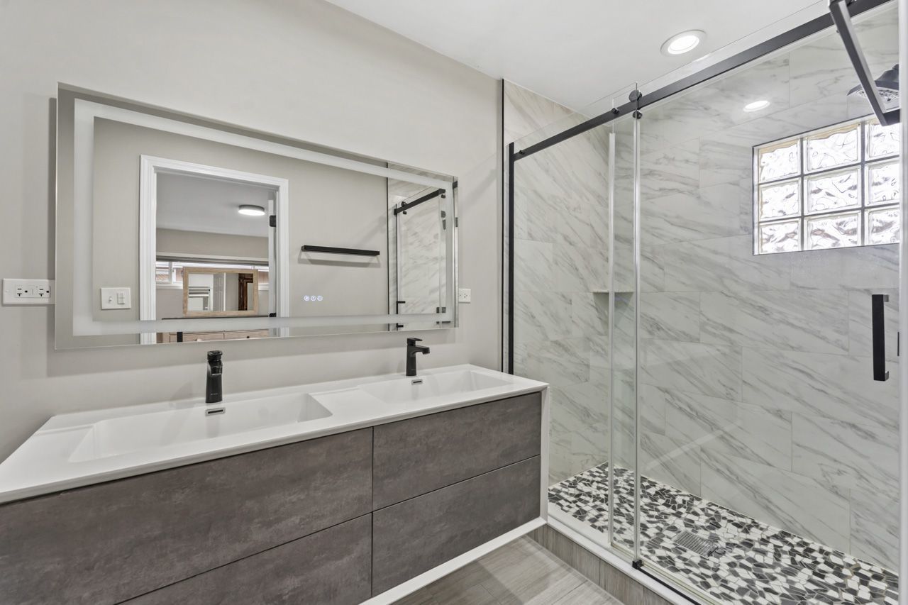 348 N Shady Lane, Elmhurst, IL 60126