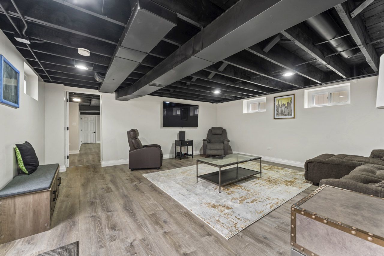 348 N Shady Lane, Elmhurst, IL 60126