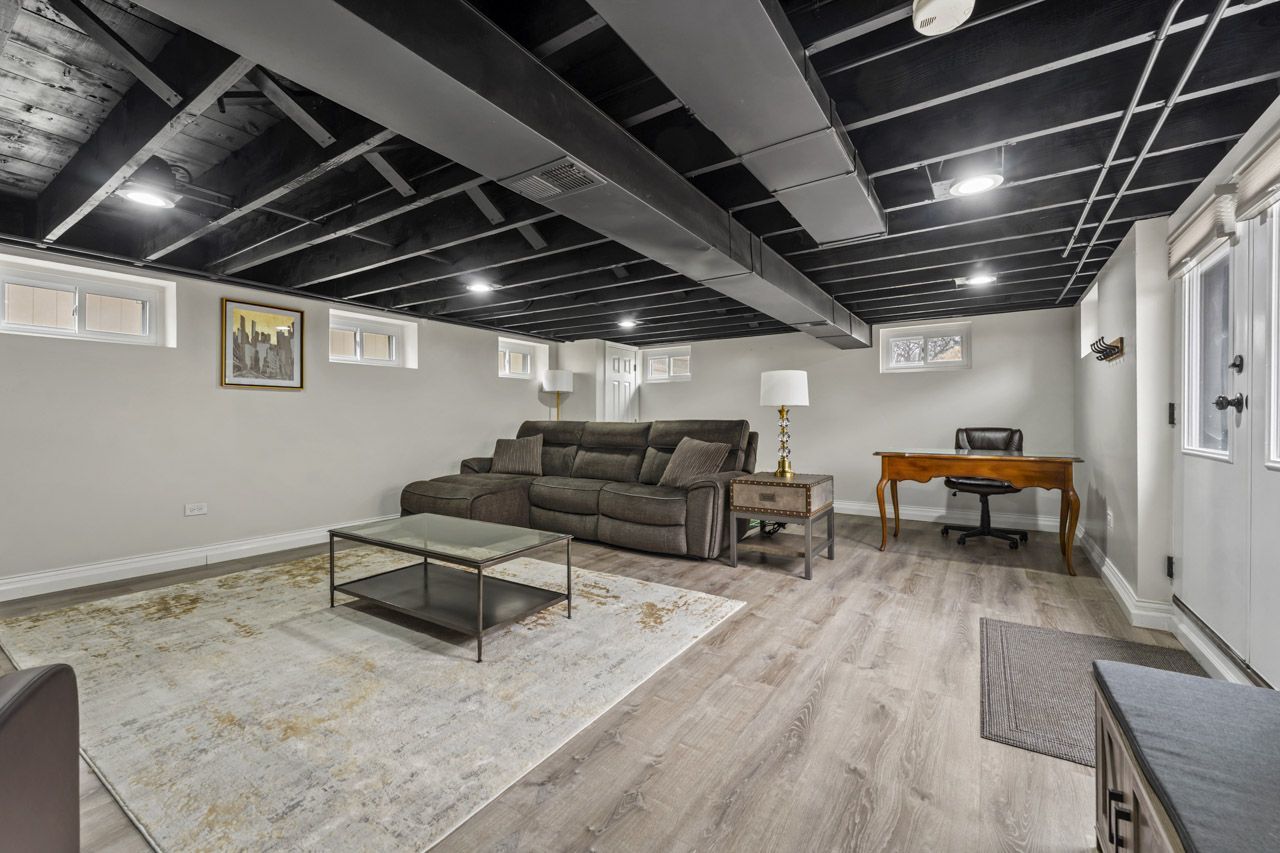 348 N Shady Lane, Elmhurst, IL 60126