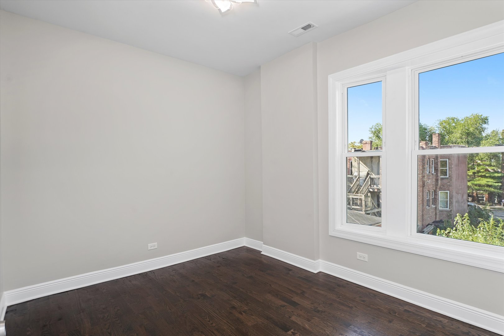 4447 W van buren Street, Chicago, IL 60624