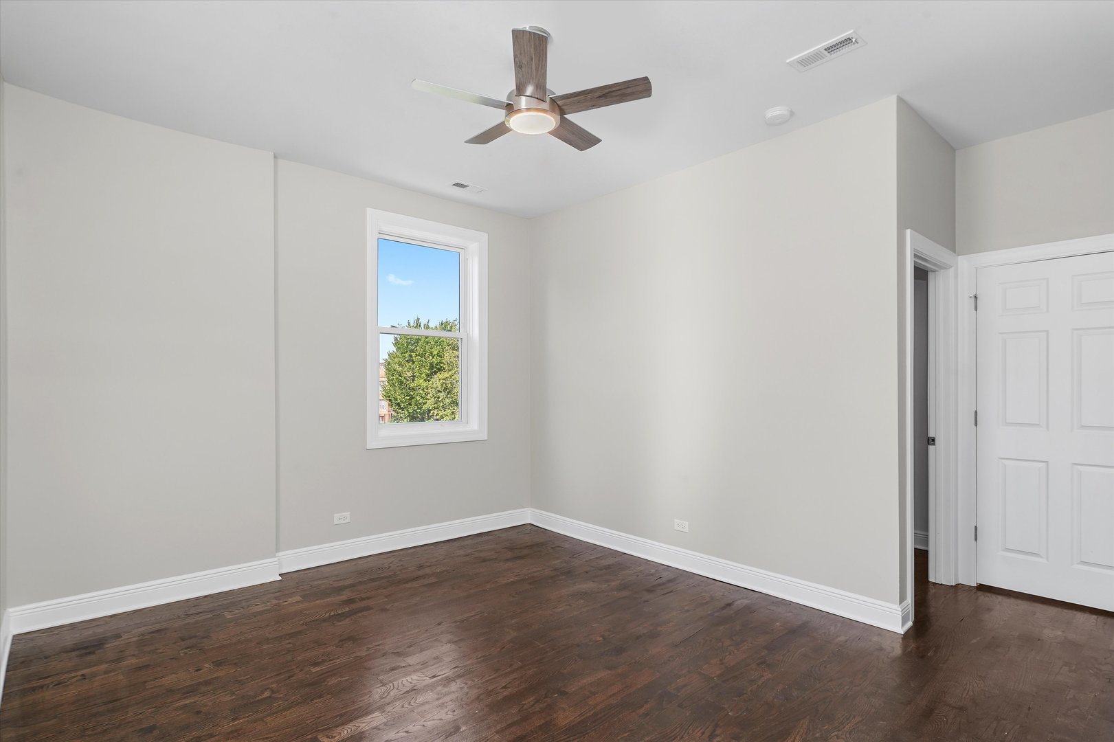 4447 W van buren Street, Chicago, IL 60624