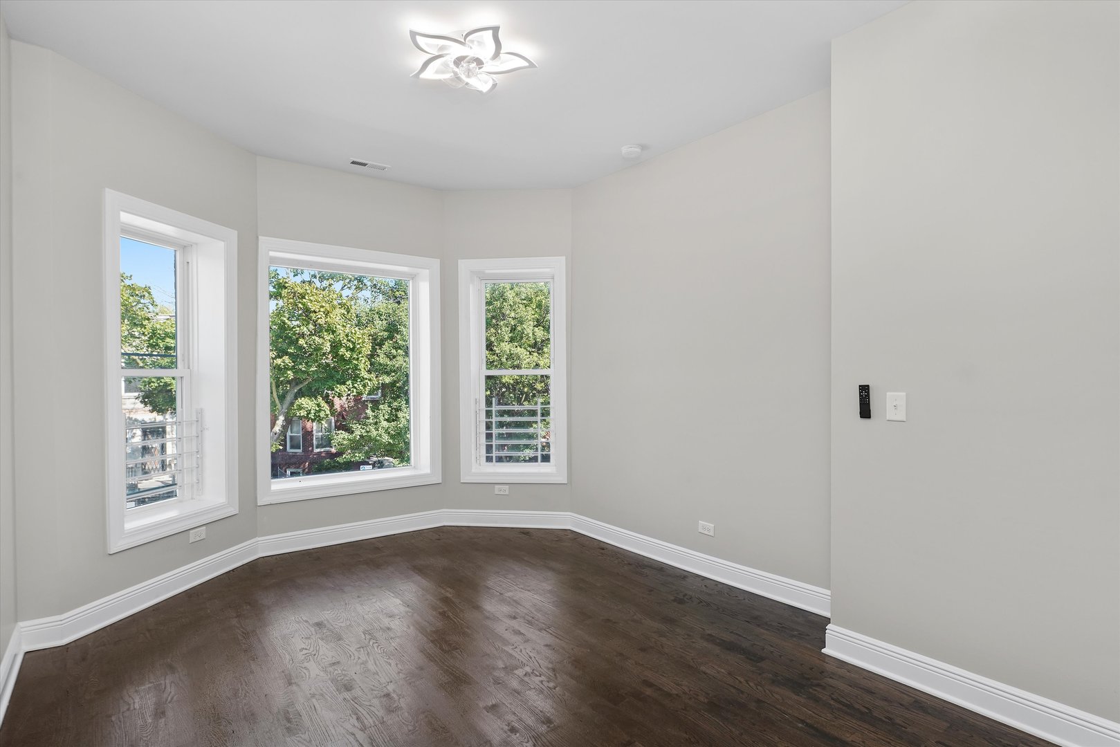 4447 W van buren Street, Chicago, IL 60624