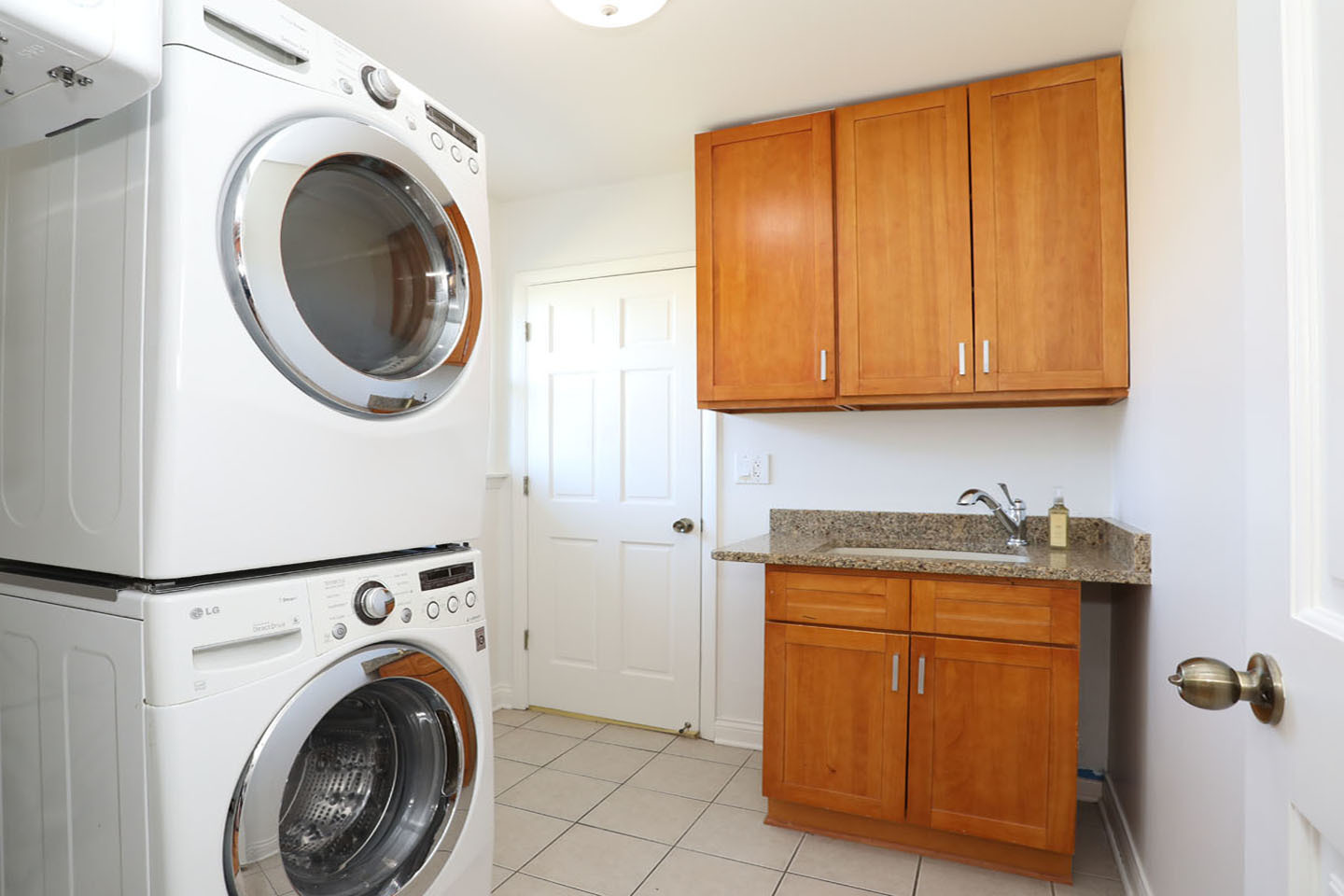 409 Lexington Drive, Schaumburg, IL 60173