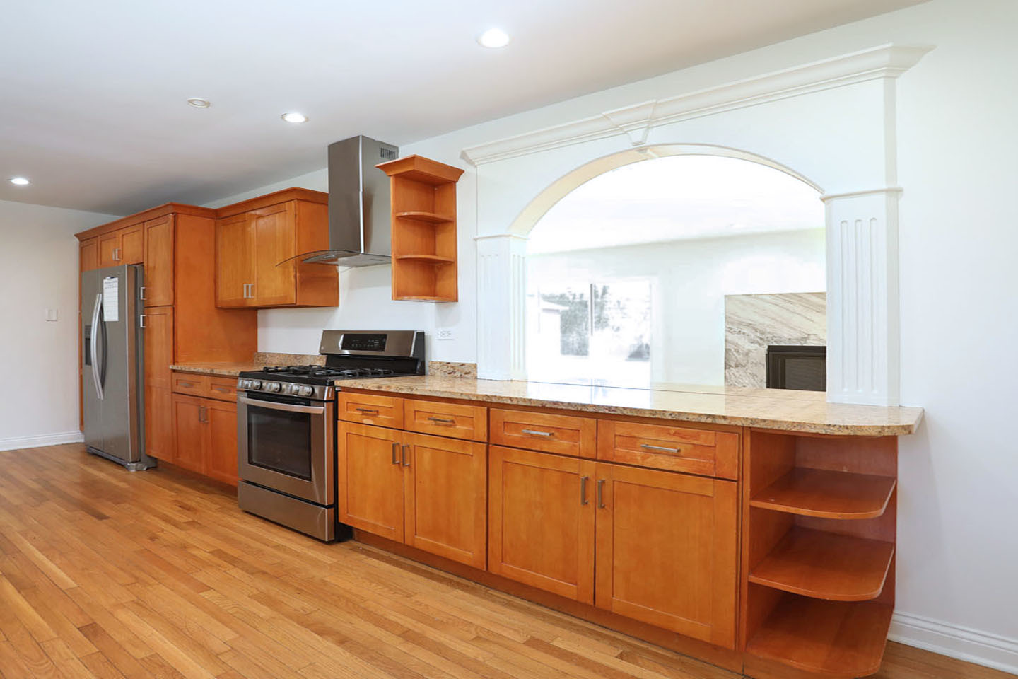 409 Lexington Drive, Schaumburg, IL 60173