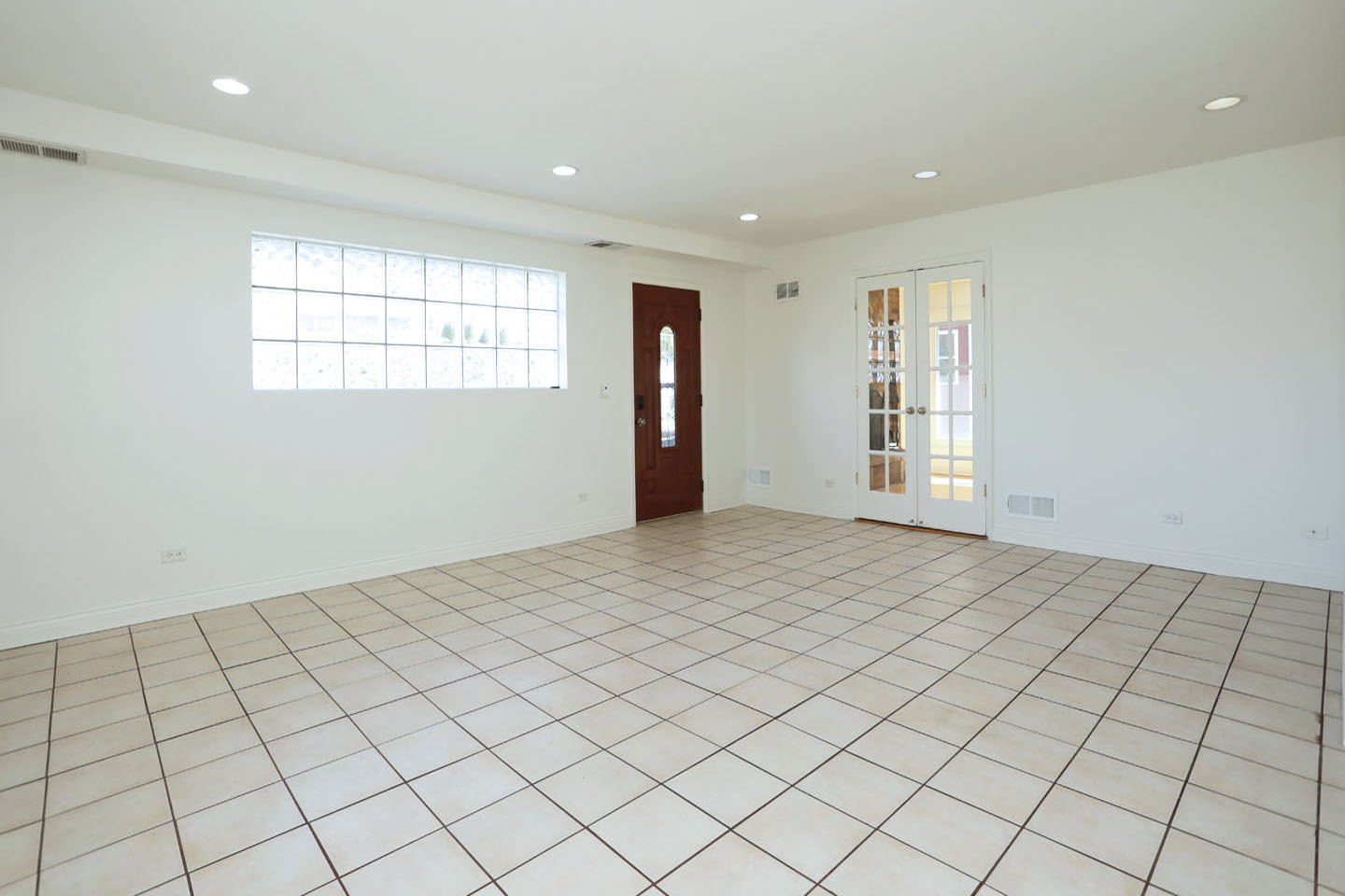 409 Lexington Drive, Schaumburg, IL 60173