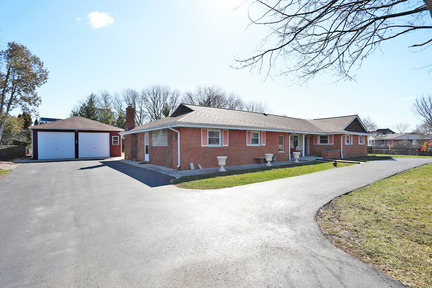 409 Lexington Drive, Schaumburg, IL 60173