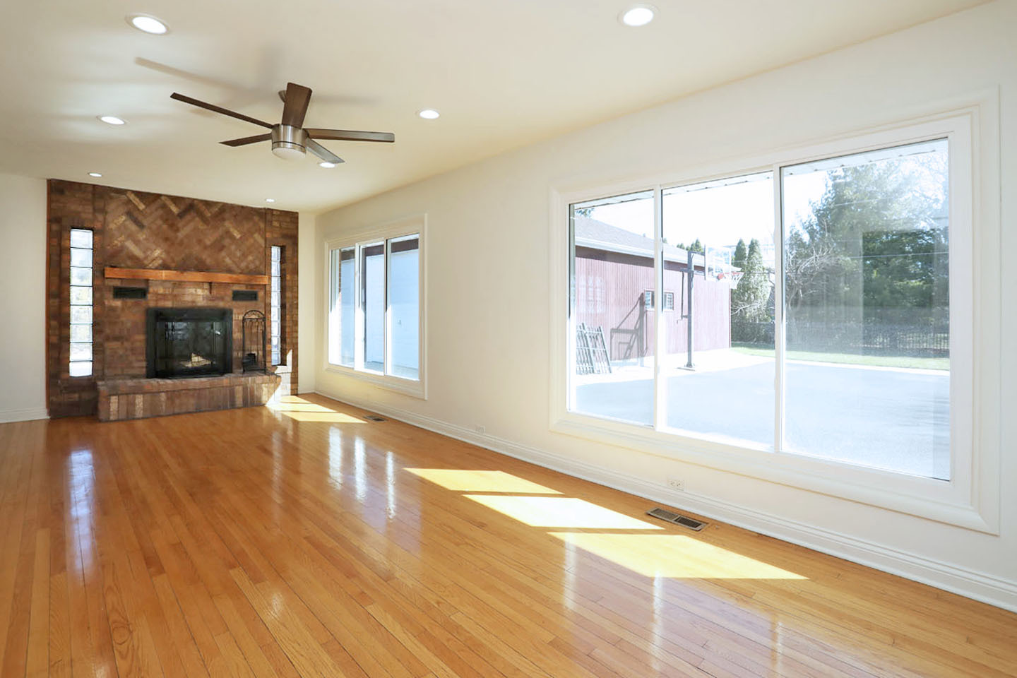 409 Lexington Drive, Schaumburg, IL 60173