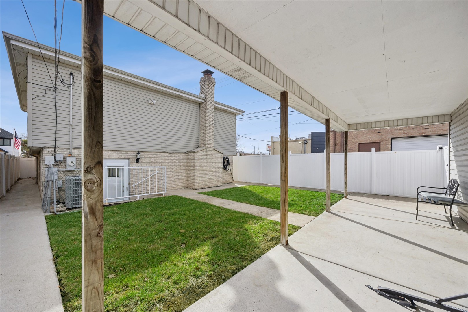 5446 S Rutherford Avenue, Chicago, IL 60638