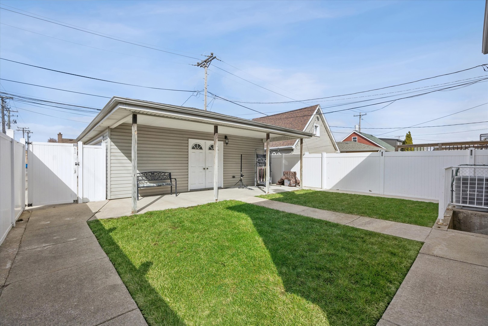 5446 S Rutherford Avenue, Chicago, IL 60638