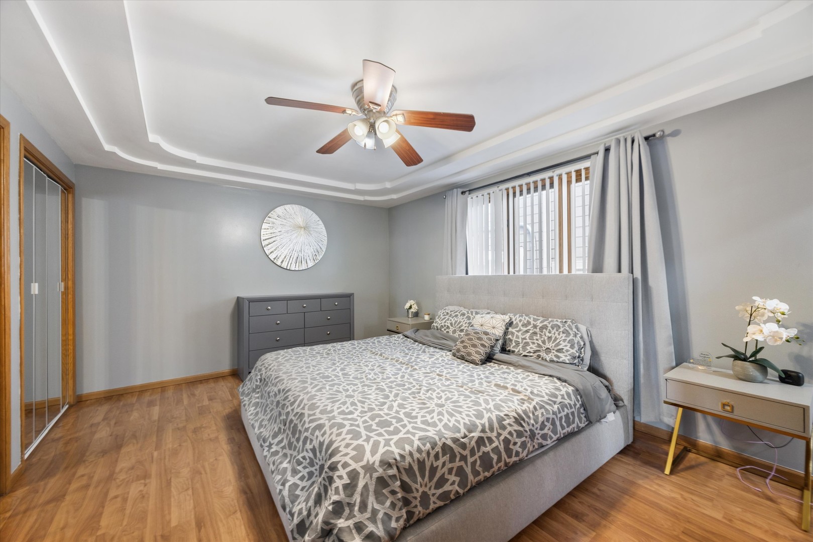 5446 S Rutherford Avenue, Chicago, IL 60638