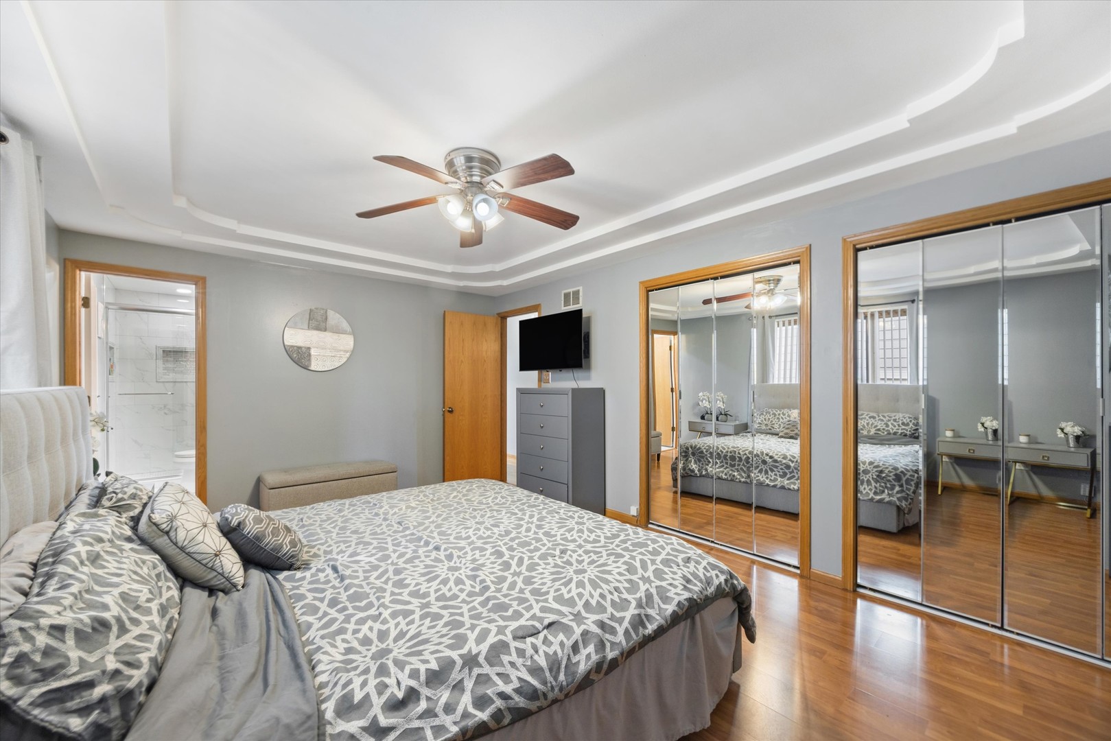 5446 S Rutherford Avenue, Chicago, IL 60638