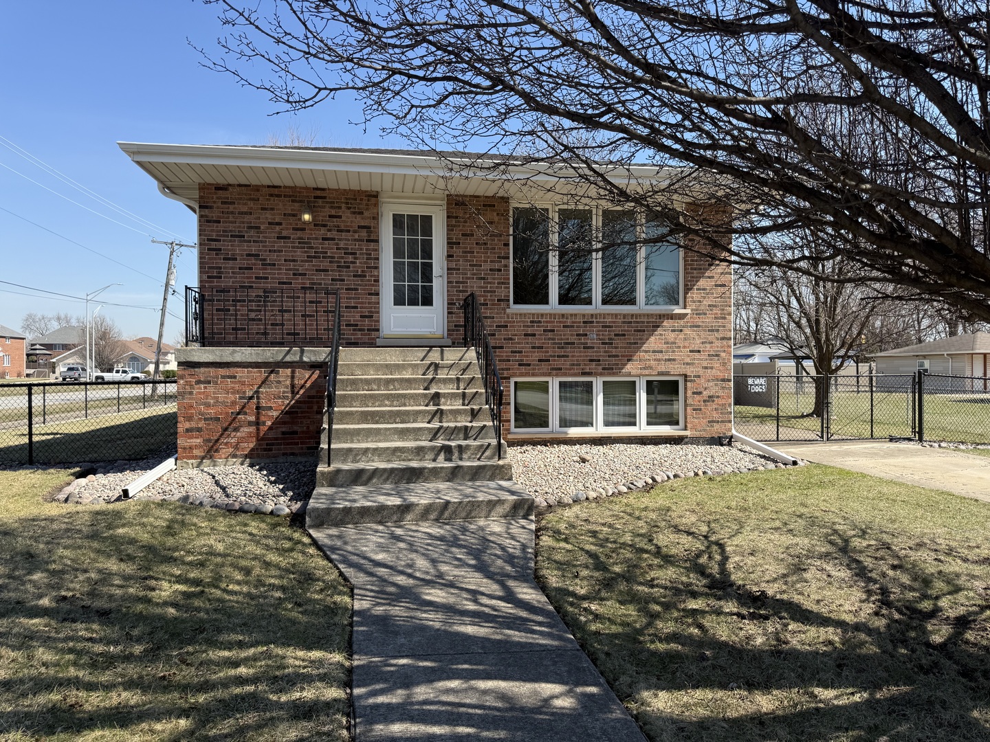 8301 Normandy Avenue, Burbank, IL 60459