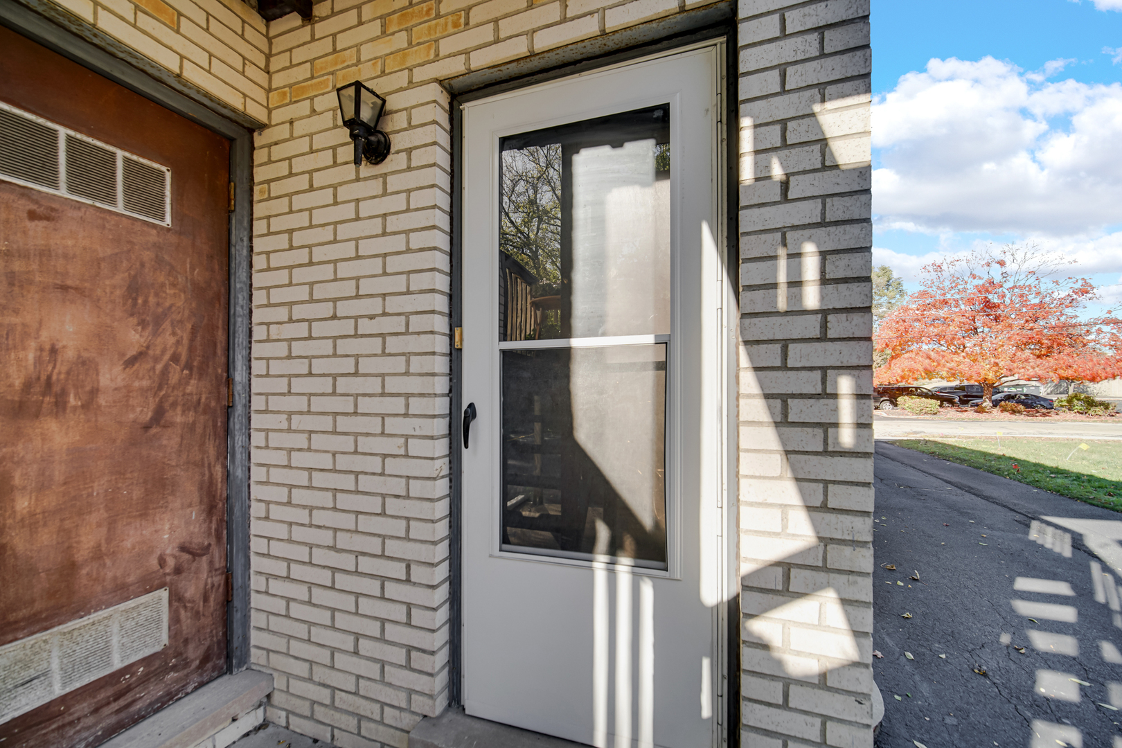 31 Wellington Avenue #2, Mundelein, IL 60060