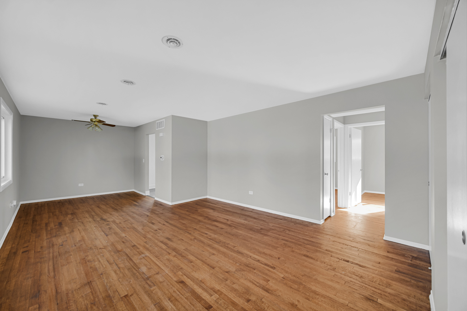 31 Wellington Avenue #2, Mundelein, IL 60060