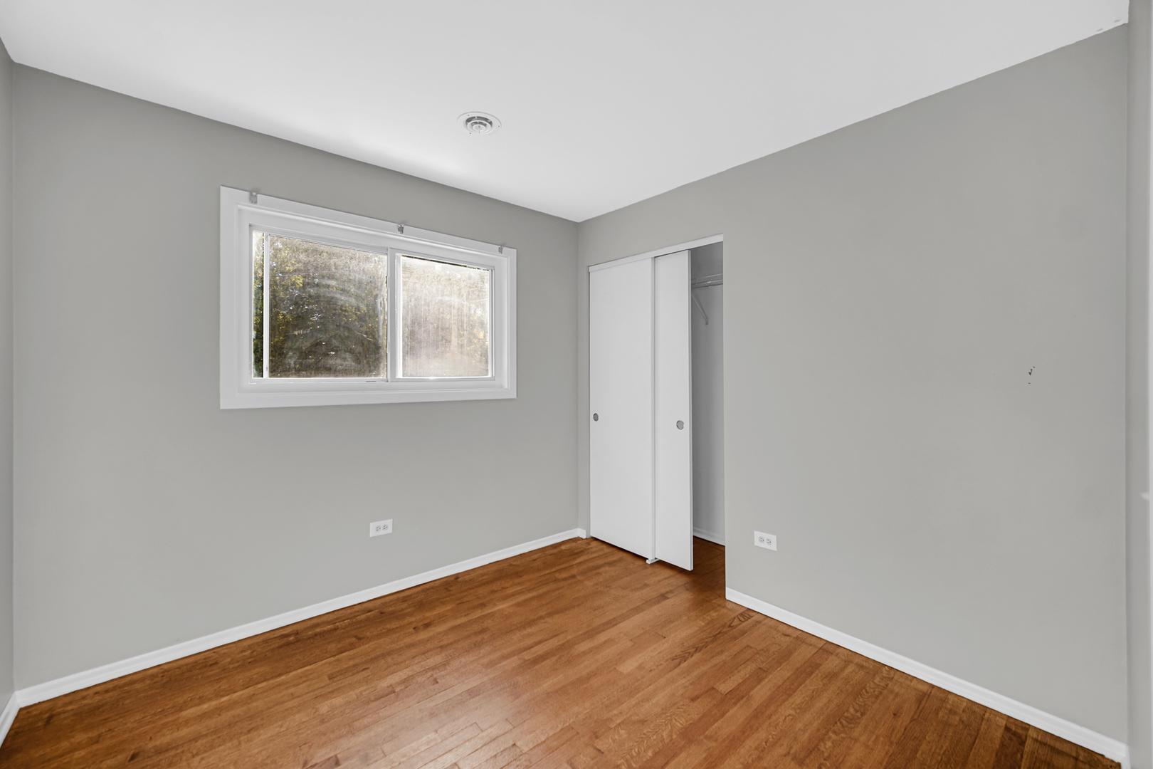 31 Wellington Avenue #2, Mundelein, IL 60060