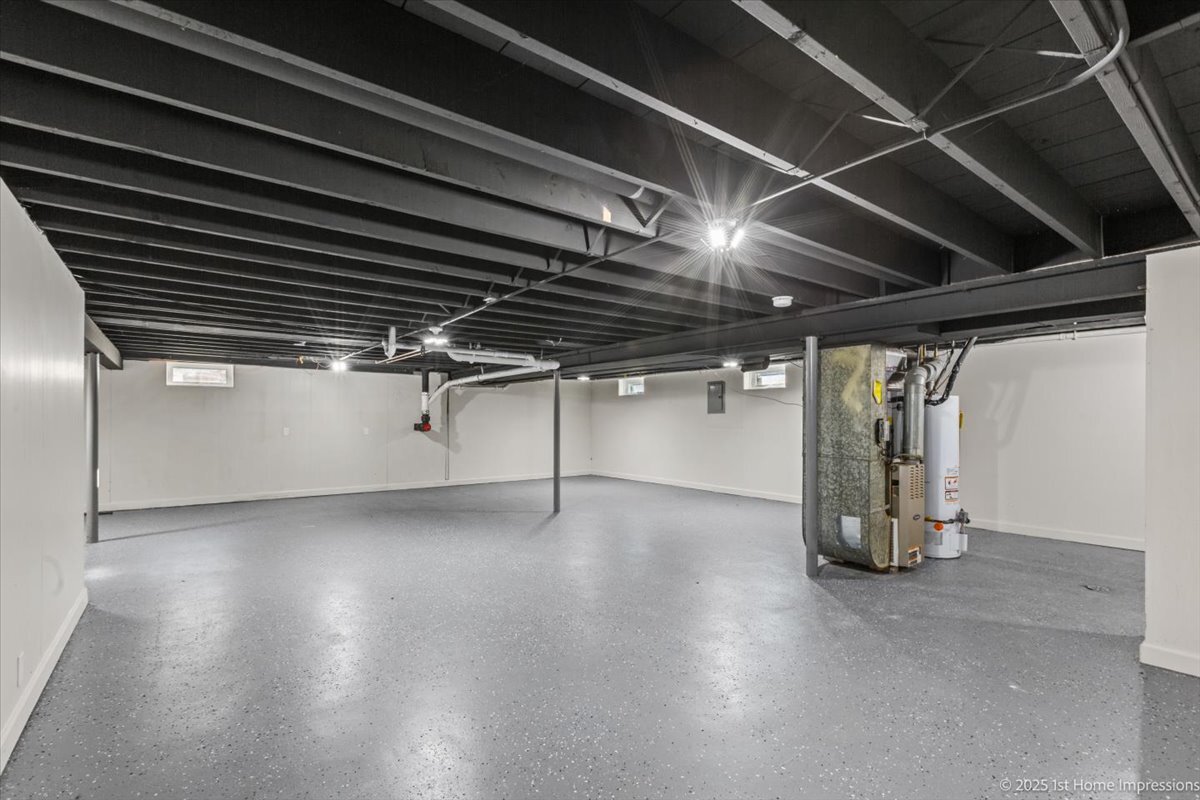 17740 Clyde Avenue, Lansing, IL 60438