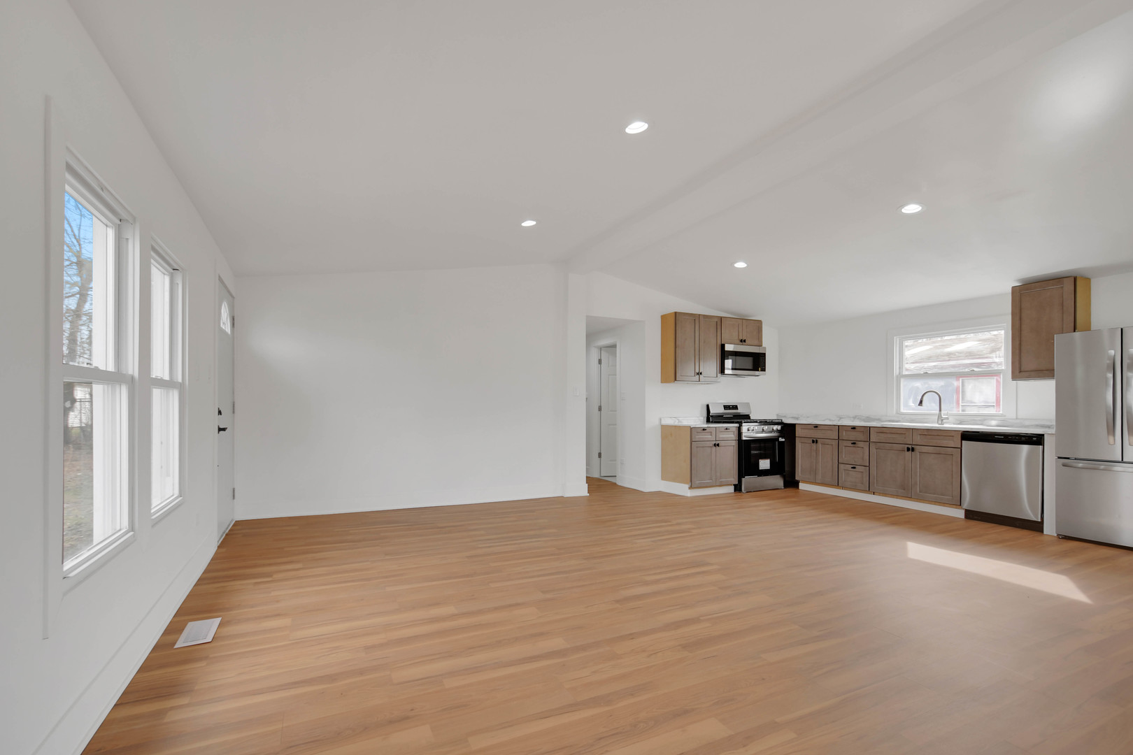 2258 Rush Street, Lynwood, IL 60411