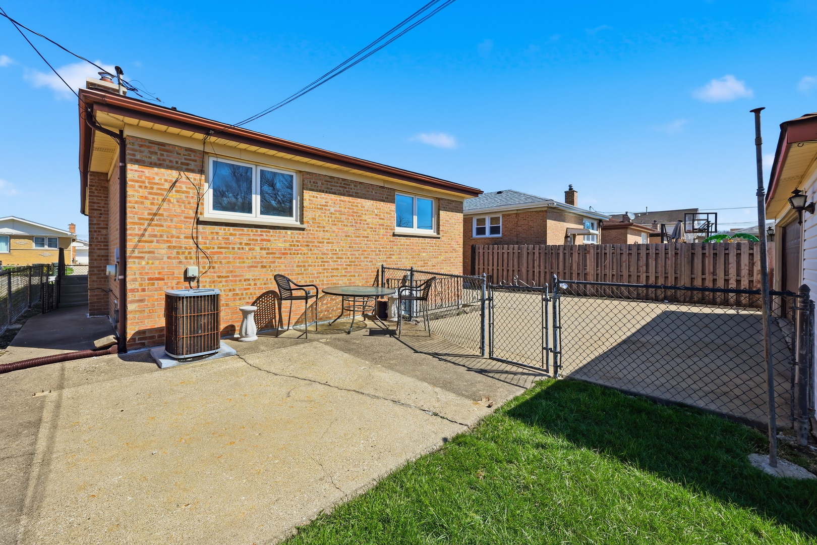 3820 Emerson Drive, Schiller Park, IL 60176