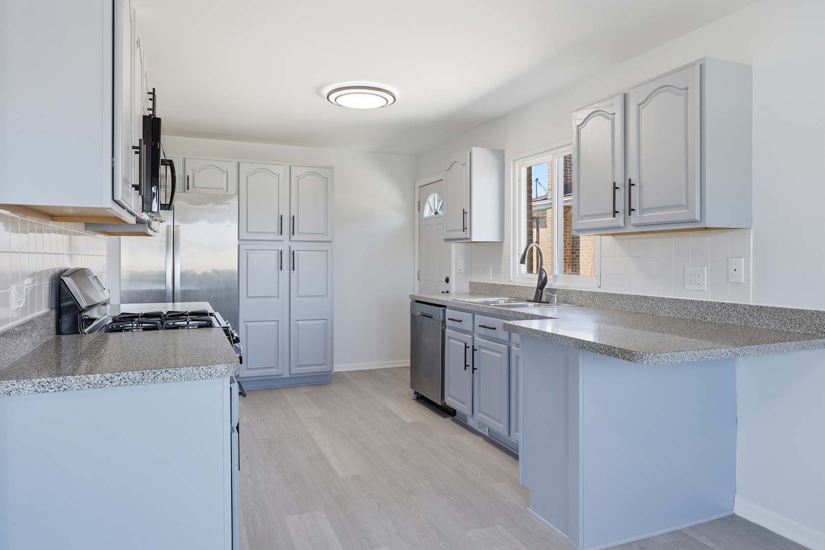 3820 Emerson Drive, Schiller Park, IL 60176