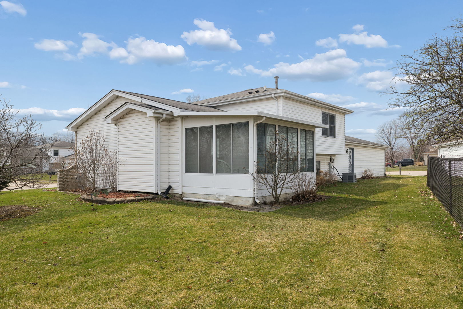 752 Rosanne Street, Lockport, IL 60441