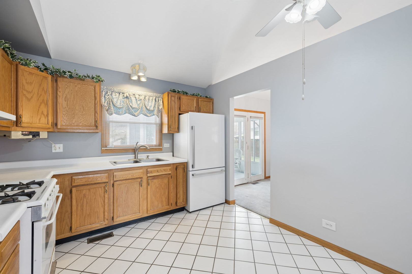 752 Rosanne Street, Lockport, IL 60441