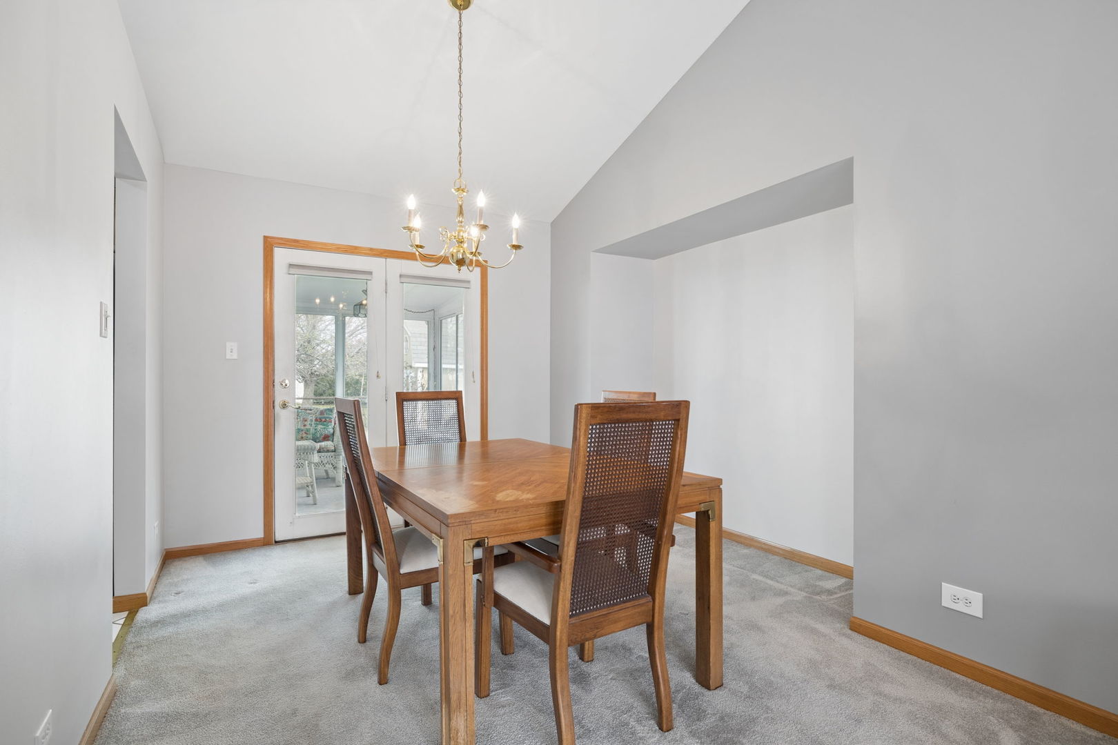 752 Rosanne Street, Lockport, IL 60441