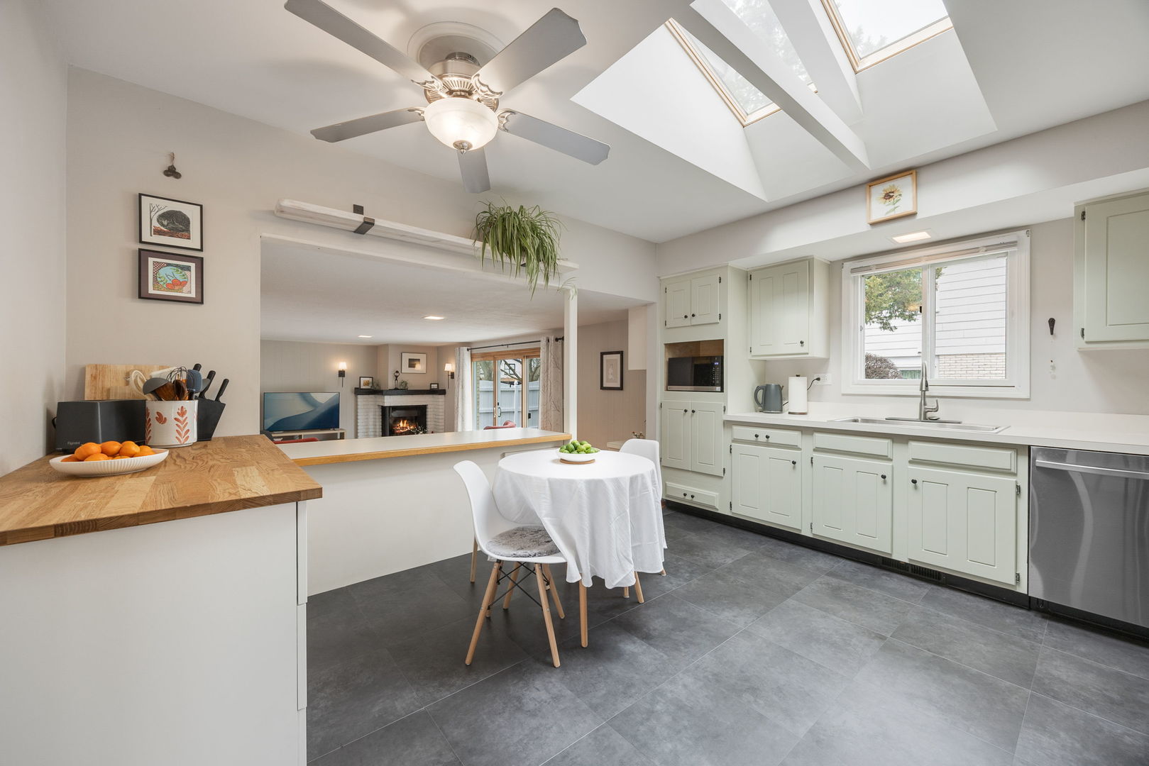 905 Kennebec Lane, Naperville, IL 60563