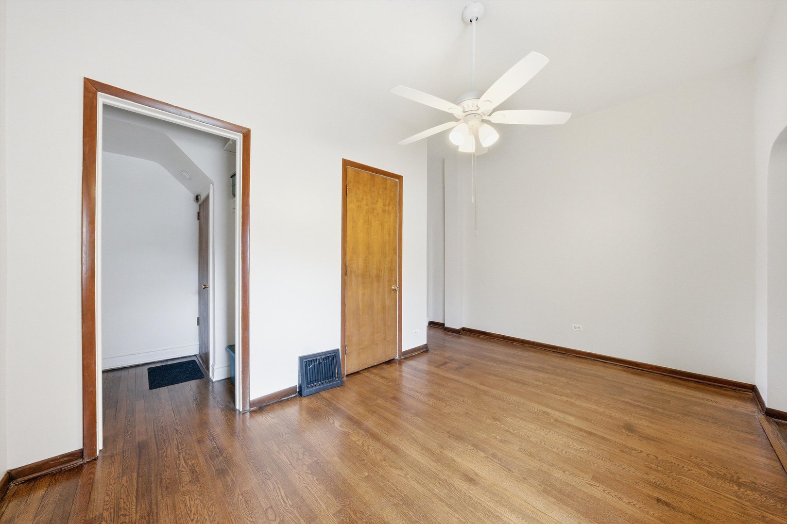 11223 S Forrestville Avenue, Chicago, IL 60628