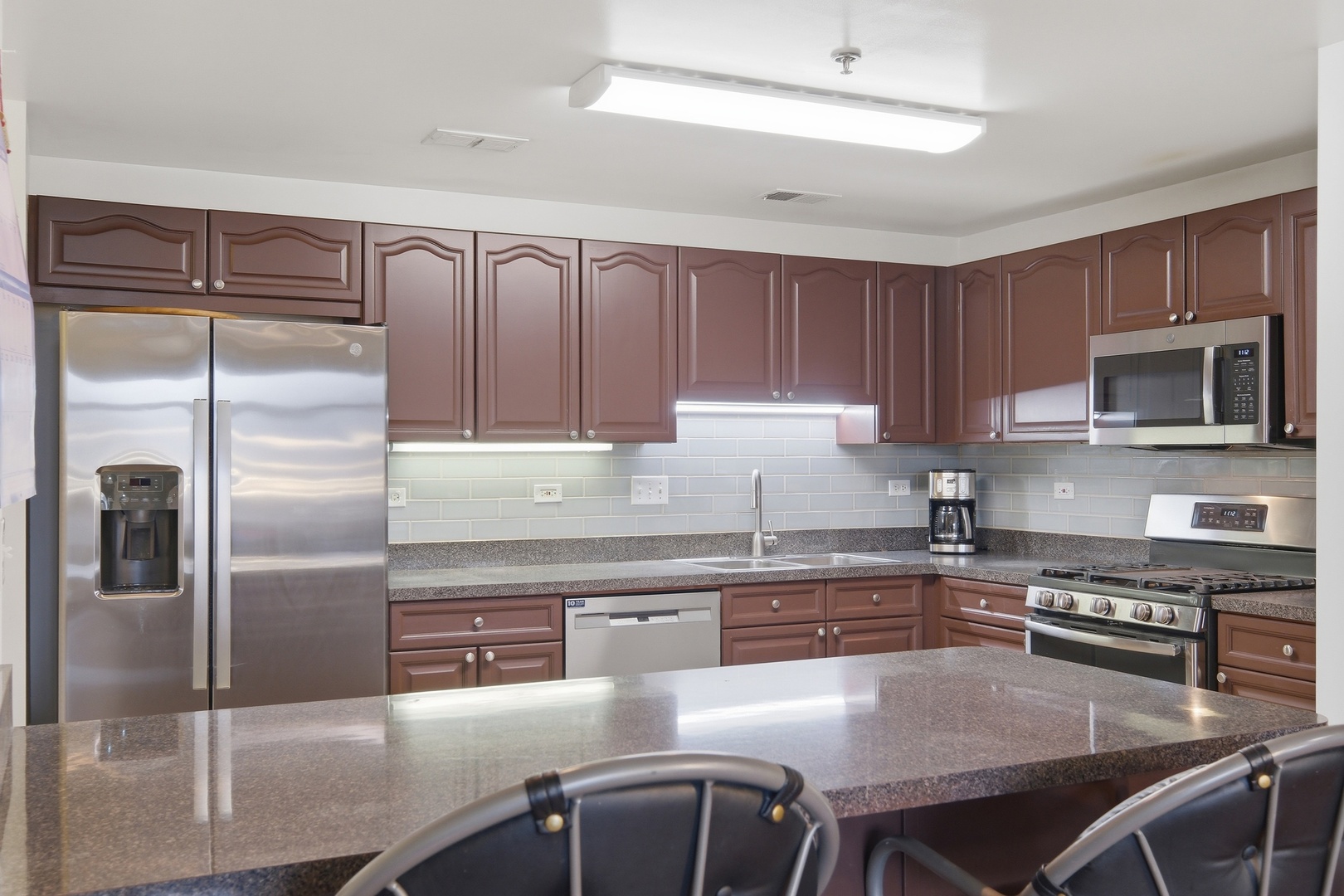 875 E 22nd Street #410, Lombard, IL 60148