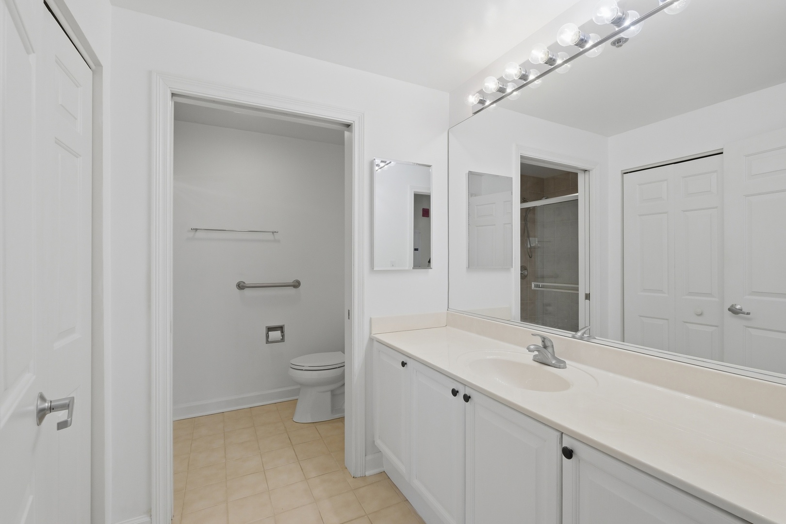 875 E 22nd Street #410, Lombard, IL 60148