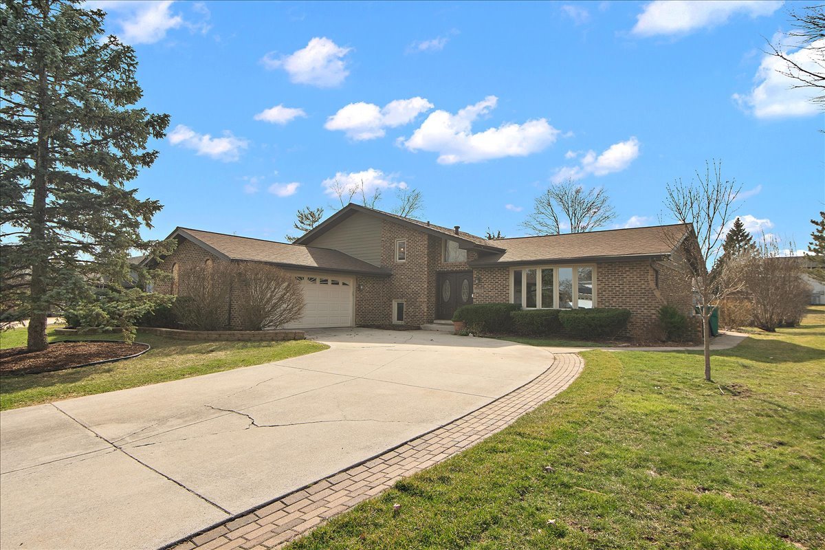 13608 Glen Eagle Court, Orland Park, IL 60462