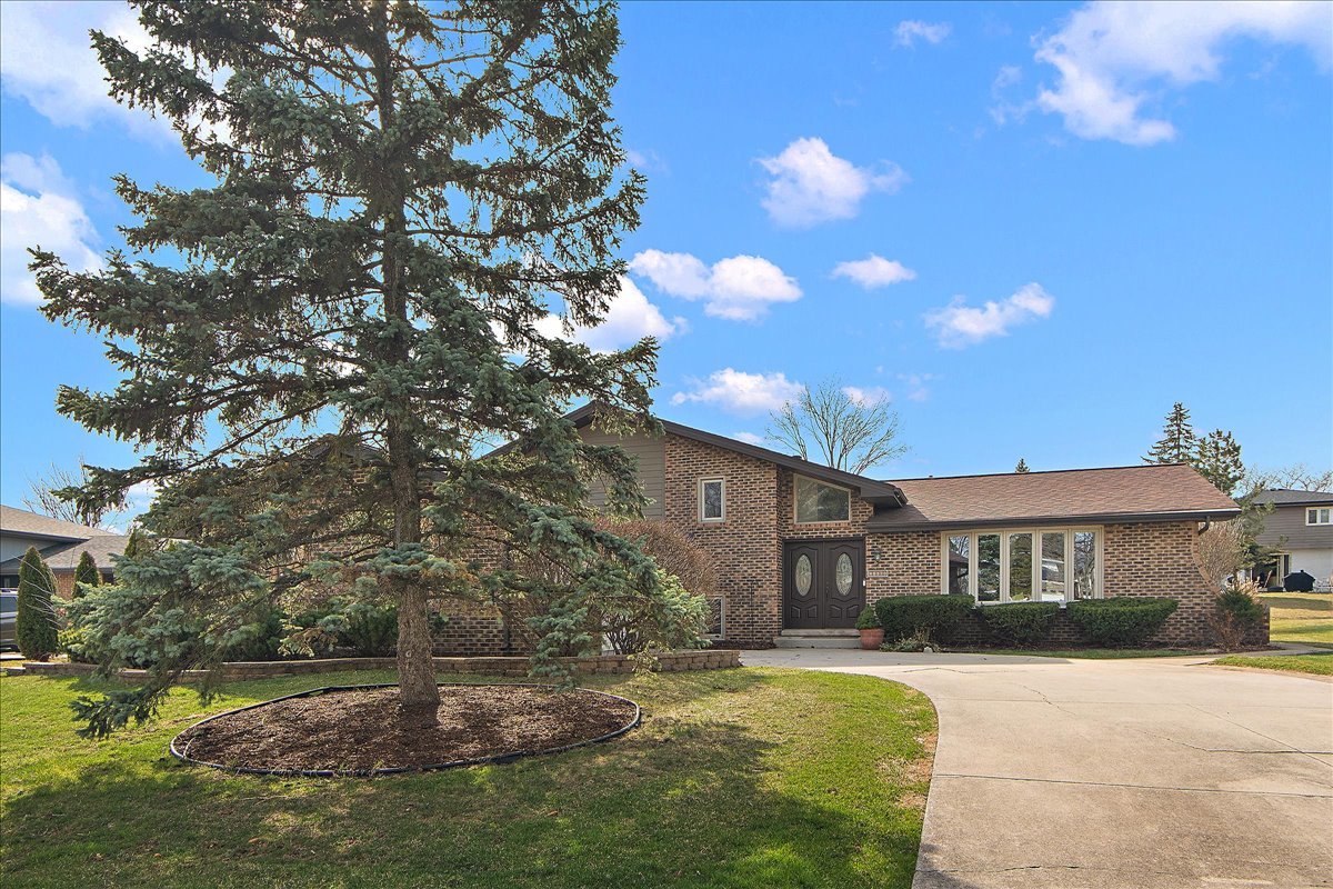13608 Glen Eagle Court, Orland Park, IL 60462