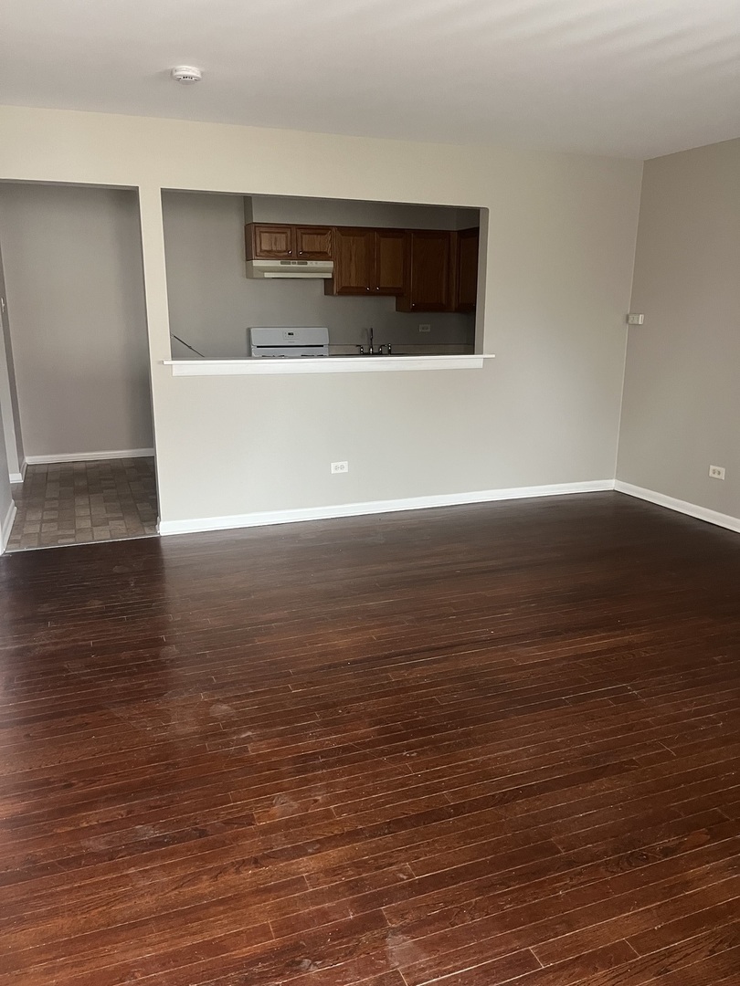 8817 S Roberts Road #11, Hickory Hills, IL 60457