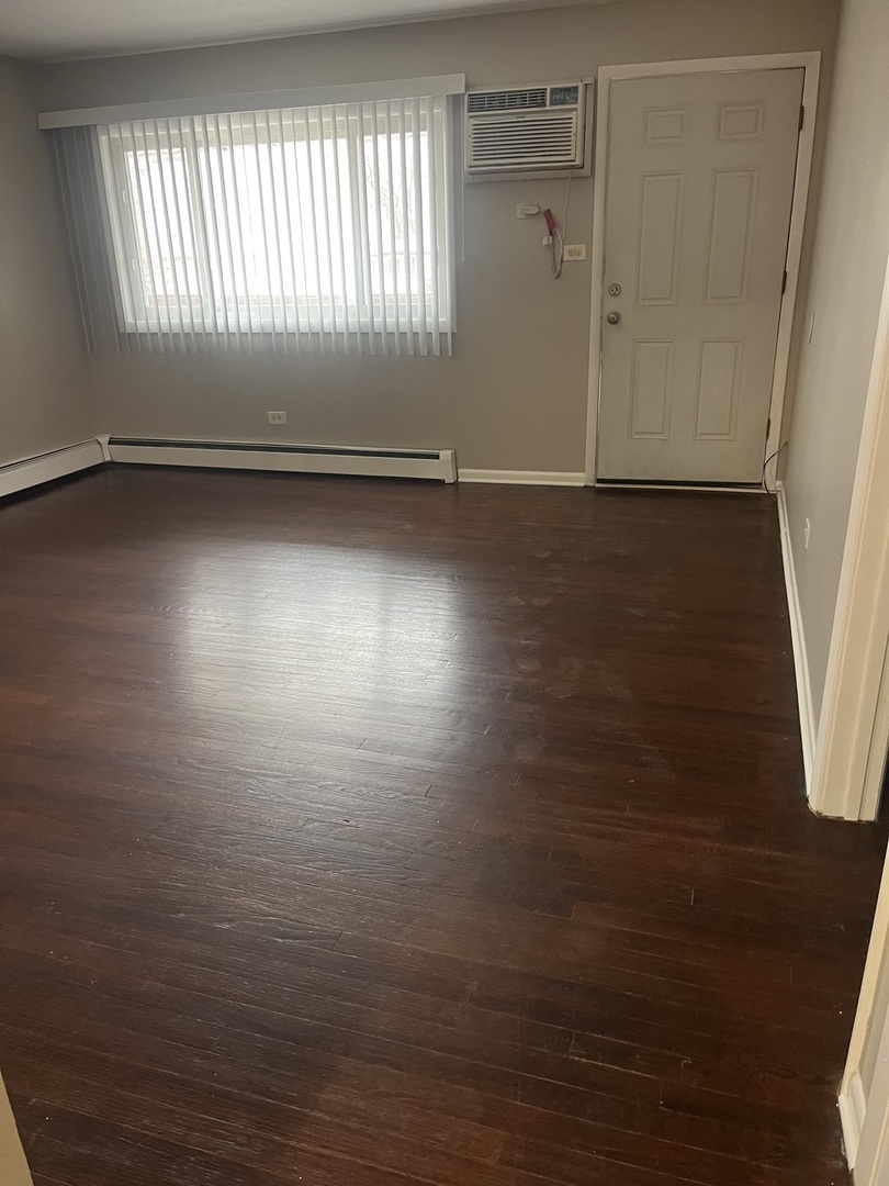 8817 S Roberts Road #11, Hickory Hills, IL 60457