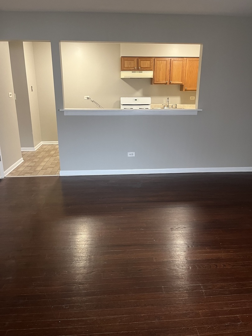 8817 S Roberts Road #11, Hickory Hills, IL 60457