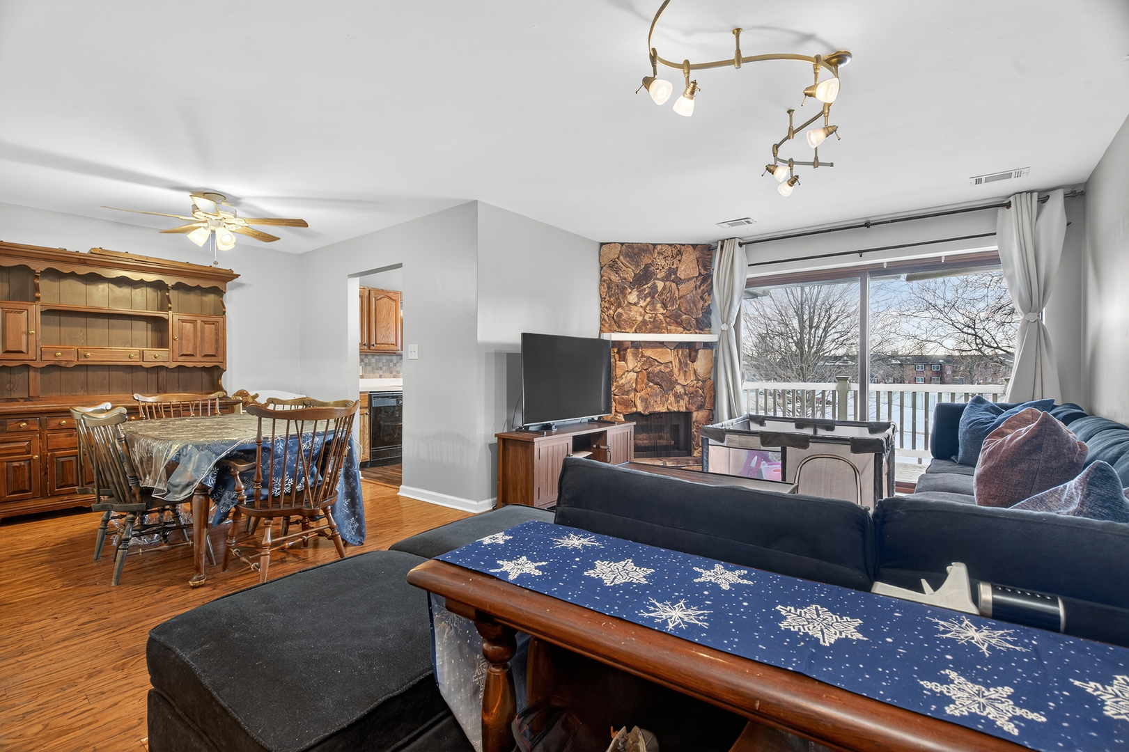 6755 180th Street #6, Tinley Park, IL 60477