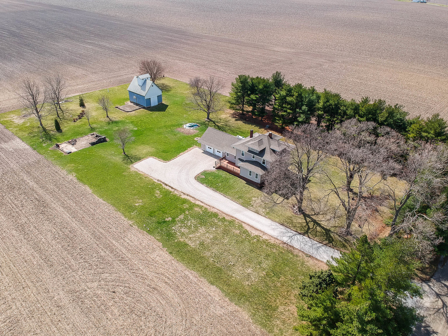 29679 Lagoon Road, Minier, IL 61759