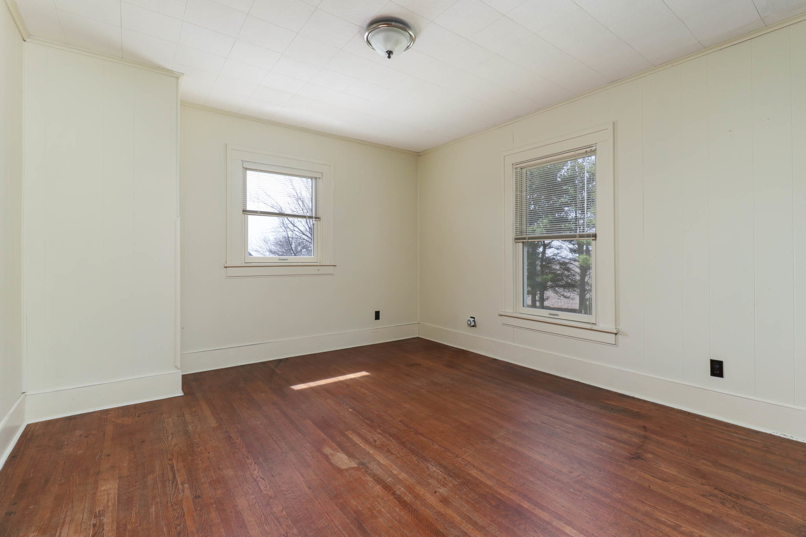 29679 Lagoon Road, Minier, IL 61759