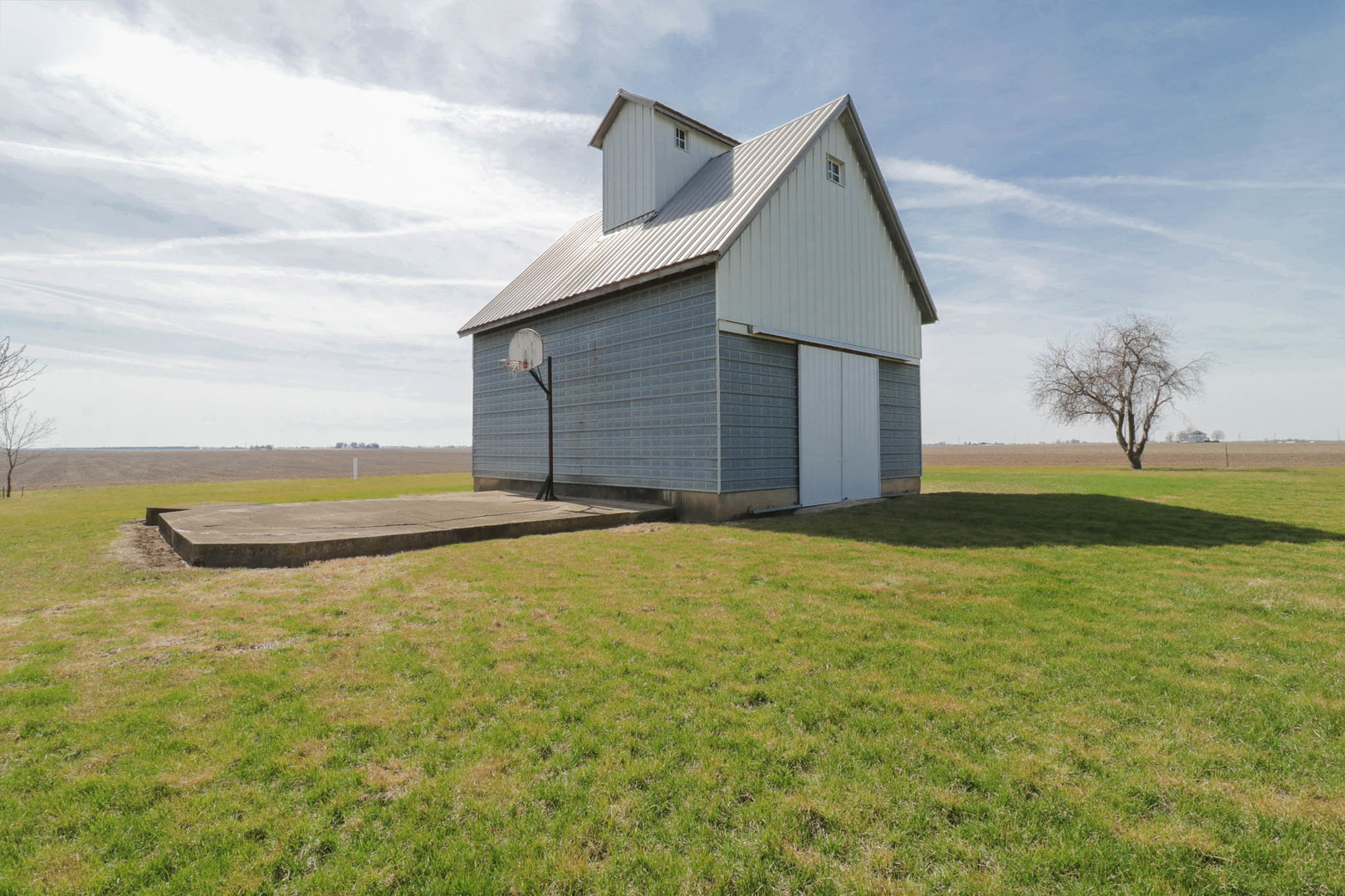 29679 Lagoon Road, Minier, IL 61759
