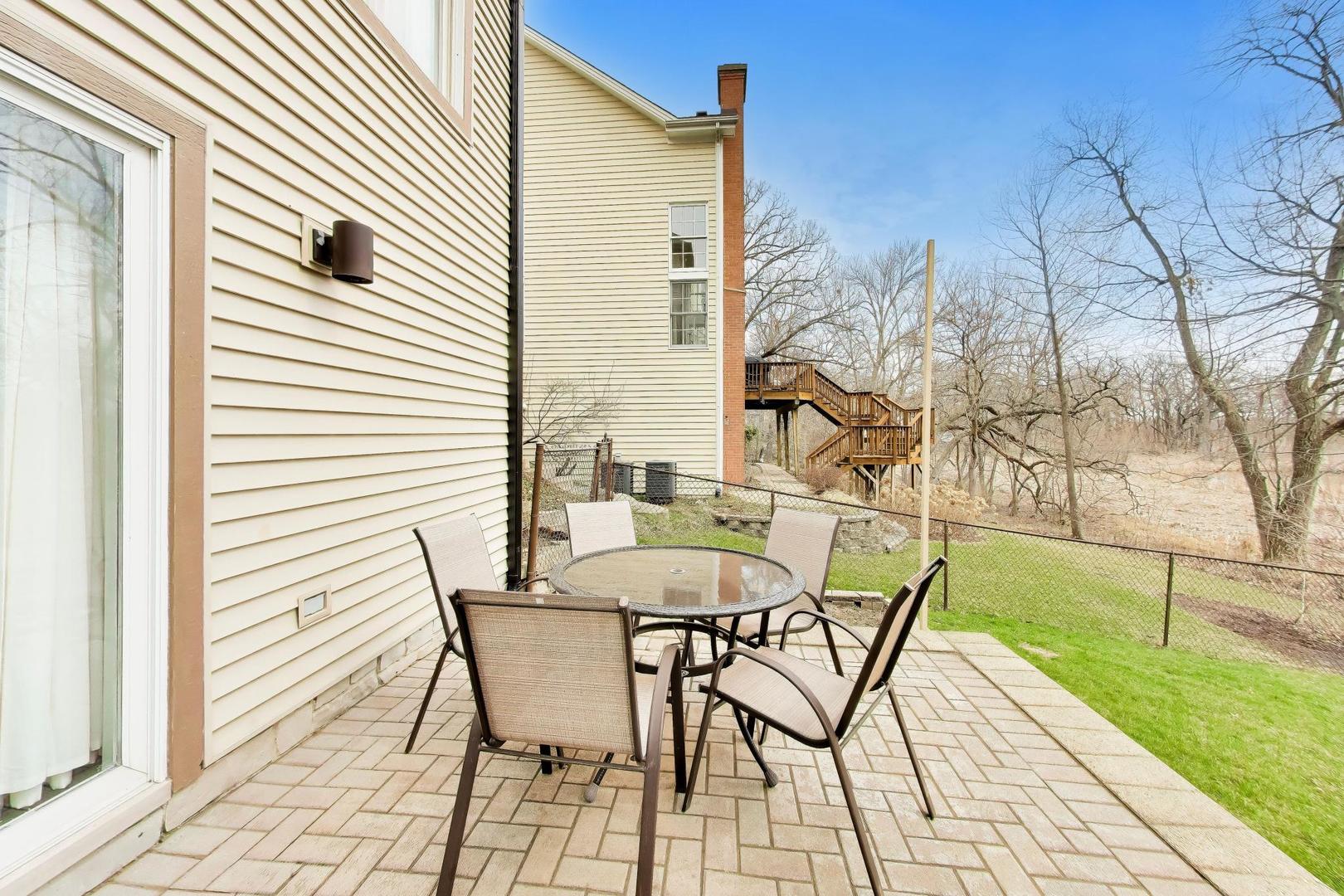 207 Lions Court, Lake Zurich, IL 60047